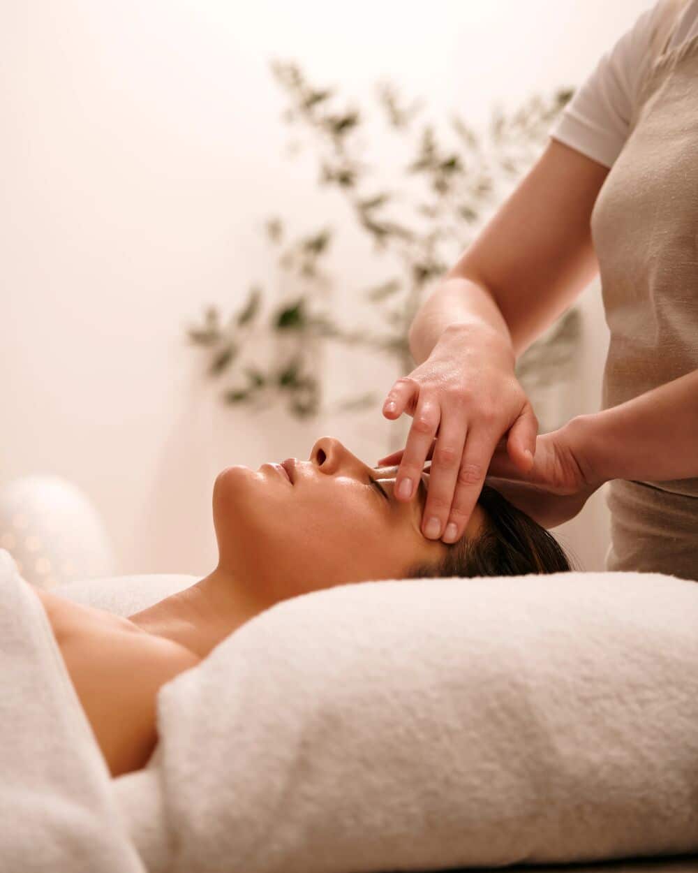 endota Sculpt & Glow Facial
